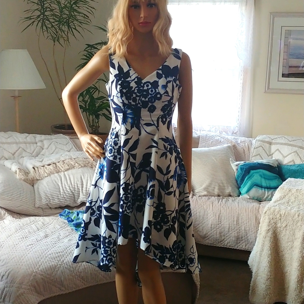 Eliza J floral high low dress with pockets. Size 0